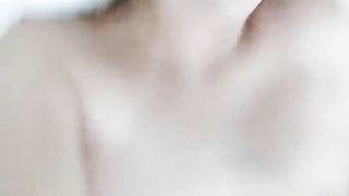 【69堂免费视频】阴毛刚长一点就刮 小逼很紧 无套口爆！