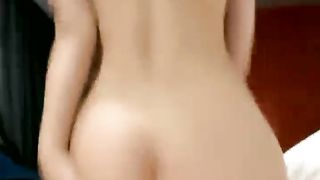 【69堂免费视频】红唇淫荡骚女小哥在玩游戏勾引诱惑，奶子摩擦喊爸爸JB多硬了，毛毛浓密掰穴跳蛋震动，翘起圆润屁股自己玩高潮