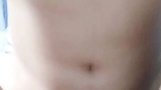 【69堂免费视频】良家骚人妻跟大哥在家激情展示，全程露脸撸起大鸡巴口交，让大哥无套各种爆草抽插，全射嘴里面，69舔逼好骚