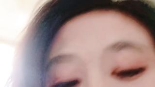 【69堂免费视频】良家骚人妻跟大哥在家激情展示，全程露脸撸起大鸡巴口交，让大哥无套各种爆草抽插，全射嘴里面，69舔逼好骚