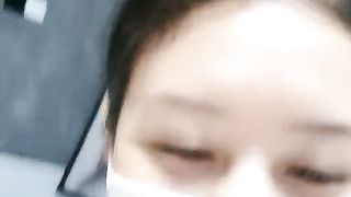 【69堂免费视频】炮机大黑牛伺候小少妇蒙上眼睛自慰  穿上开档黑丝口交  翘起极品美臀对着镜头  扶腰后入操的直叫受不了