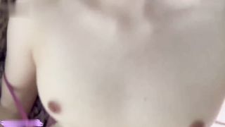 【69堂免费视频】超高颜值反差学生_逆天美人，粉红嫩逼，吃吊的模样让人疯狂，如此美人却被人艹爽了