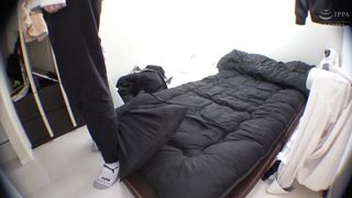 【69堂免费视频】我更爱你了...我们去约会，我们的双手相触