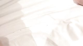 【69堂免费视频】21岁大学生，刚开始还激烈反抗，D罩杯美乳是今夜最大惊喜，无套啪啪，小骚逼没少被男友干真紧