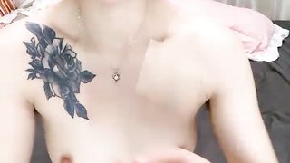 【69堂免费视频】丝袜高跟露脸颜值又很高，深喉超给力床上享受大哥的快速抽插，多体位玩弄干的冒汗