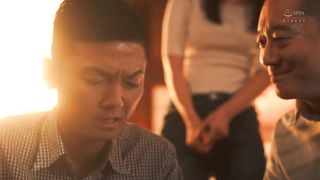 【69堂免费视频】「小真弘，你长大了……」每当我回到父母家，两个叔叔总是叫我……_市来まひろ_1