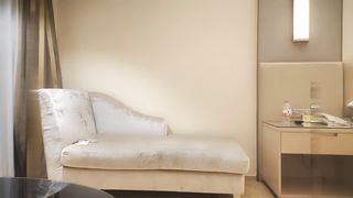 【69堂免费视频】极品网红妹，还是个人工白虎，一线天，暴插尤物激情四射