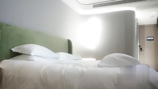 【69堂免费视频】温柔妩媚真女神，后入啪啪乳浪翻滚，精彩佳作