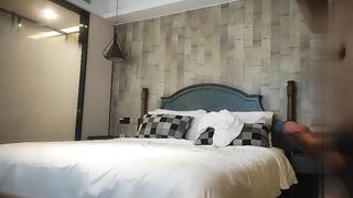 【69堂免费视频】高颜值女神，甜美温柔，超清4K设备偷拍，完美呈现啪啪细节