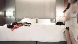 【69堂免费视频】白虎，一线天，大胸女神穿黑丝，一通操作干得落荒而逃，红内裤战胜出品必属精品