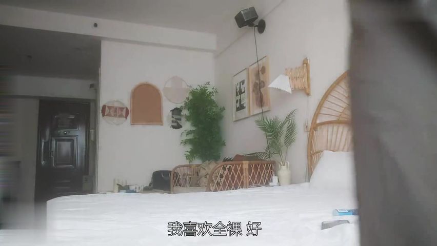 【69堂免费视频】长腿嫩妹眉眼迷离 反差母狗满面潮红