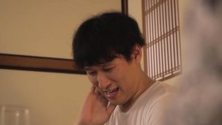 【69堂免费视频】丈夫去世一周年，美丽潮吹寡妇被丈夫弟弟抱着3