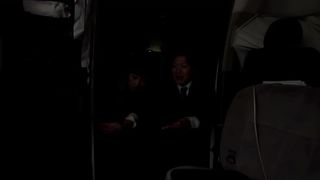 【69堂免费视频】当男人猛烈射精时，女孩们喝掉橡胶内释放的精液1