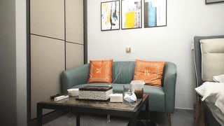 【69堂免费视频】约性感外围御姐，换上睡衣开档黑丝，翘肥臀69口交，埋头舔骚逼