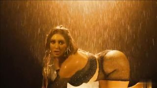 【69堂免费视频】她的骚逼湿透了