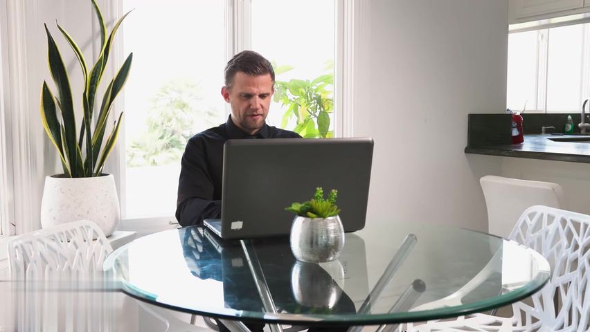 【69堂免费视频】折服于美呆姐姐的深喉功力