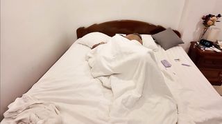 【69堂午夜视频】勇闯柬埔寨-2 附近的人摇到女粉丝 骚气逼人