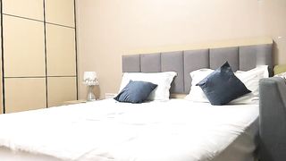 【69堂午夜视频】性感羞涩包臀裙少妇_太亮了我怕被偷拍