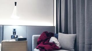 【69堂午夜视频】高价约极品外围，美艳动人，女神一对豪乳诱人，激情啪啪猛操激情四射