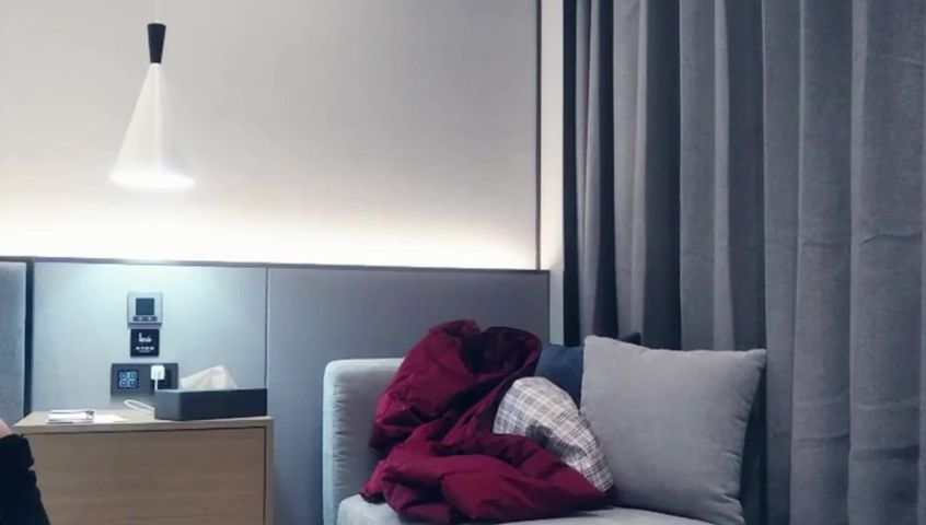 【69堂午夜视频】高价约极品外围，美艳动人，女神一对豪乳诱人，激情啪啪猛操激情四射