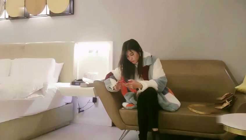 【69堂午夜视频】极品兼职素颜良家妹子雀儿受不了连干二炮才放过