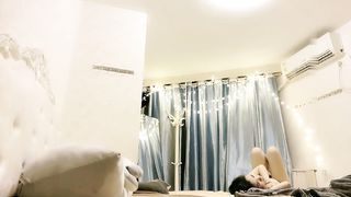 【69堂午夜视频】良家小姐姐，闺房内啪啪，你侬我侬真是浓情蜜意之时