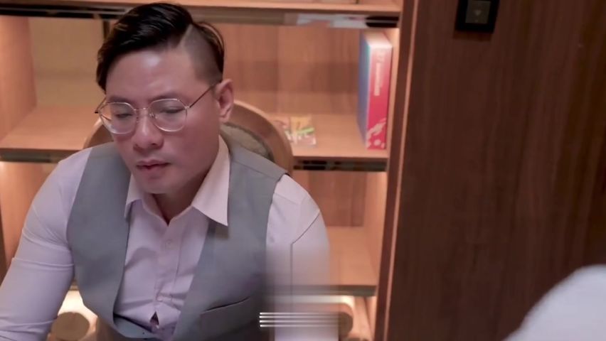 【69堂午夜视频】清純爆乳秘書在桌底挑弄上司_直擊辦公室淺規則_UNA