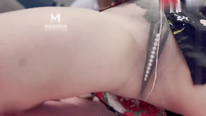 【69堂午夜视频】我与好哥们调教大奶妈妈