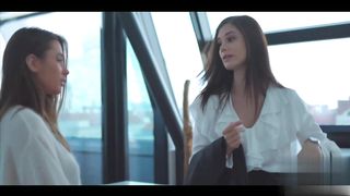 【69堂午夜视频】在男主人起床后骚逼女佣人给主人准备了一份粉嫩骚穴盛宴