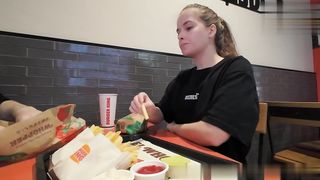 【69堂午夜视频】在小岛上度假时做爱女服务员抓住了我们但他继续干我威胁我内射大屁股