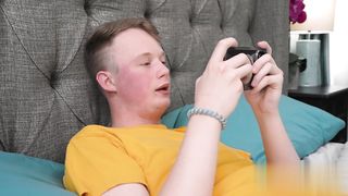 【69堂午夜视频】为了调查射精速度骚逼以身作则体验被爆操射精的时间