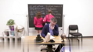 【69堂午夜视频】坏女孩共享老师的鸡巴为了得到好成绩只好用骚逼让老师满意