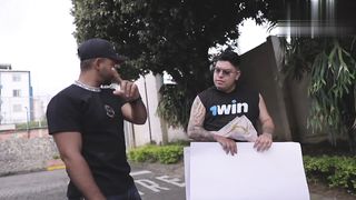 【69堂午夜视频】大鸡巴的猛烈追求下骚逼只能乖乖地被肉棒狠狠的爆操打桩