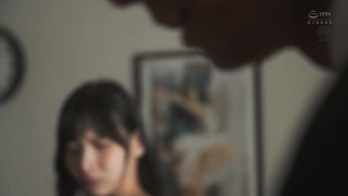 【69堂午夜视频】发生酒吧已婚妇女NTR 说着“这是给你的1