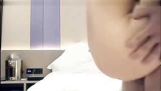 【69堂午夜视频】大长腿一字马看的鸡巴冲动，上手感受吸奶抱着狂操娇吟