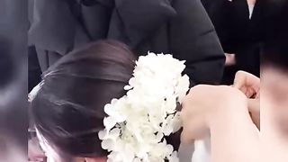 【69堂午夜视频】黑料吃瓜-只想做你的新娘填满没有绿帽的悲伤直播间新娘化妆造型时意外漏点是不小心还是为热度