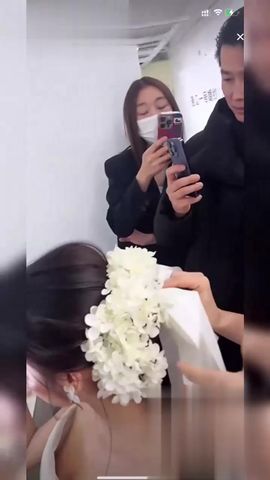 【69堂午夜视频】黑料吃瓜-只想做你的新娘填满没有绿帽的悲伤直播间新娘化妆造型时意外漏点是不小心还是为热度