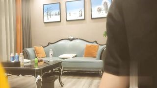 【69堂午夜视频】黑料吃瓜-高端的外围才配得上高端的价位探花偷拍04年的嫩妹较小的体型干一半套了掉了给小姐姐吓跳了