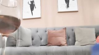 【69堂午夜视频】沙发上疯狂爆插,干的美女高潮一浪接一浪