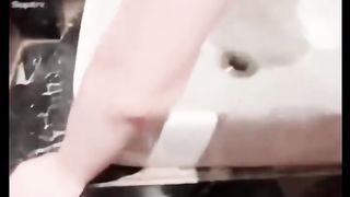 【69堂午夜视频】和偷操半年的亲妹妹在KTV激情开操 年纪小就是听话