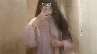 【69堂午夜视频】黑料吃瓜-IG极品网黄美女李奶妍_自拍给前男友的裸照和漏奶视频外流_奶子又大又软让人看了都想摸.mp4