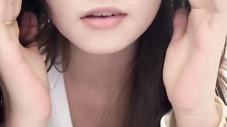 【69堂午夜视频】黑料吃瓜_全网都求更新的高颜值眼镜妹_困困兔_最新福利视频来了_爆红精神小妹下海直播大尺度自慰露脸视力惊人