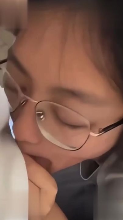 【69堂午夜视频】黑料吃瓜_成都小学语文老师_苏靖雯_双面人性格曝光_白天温婉教学_晚上勾家长到处约炮_背地里为了操逼就差去站街