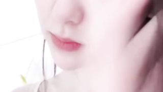 【69堂午夜视频】黑料吃瓜_抖音10W粉网红_77_日常号_直播时意外走光被录屏_引起直播间一群狼友的垂涎_网友称：这都是故意的