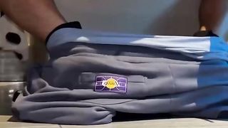 【69堂午夜视频】黑料吃瓜_肌肉男与少妇在KTV卫生间淫乱做爱_禁欲几周的肌肉男忍不住直接把少妇摁在卫生间马桶上抽插