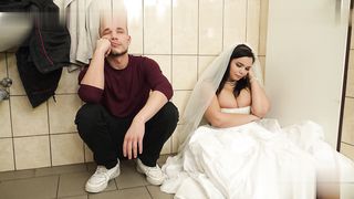 【69堂午夜视频】婚纱女孩门的出轨行为最好的新娘偷情出轨合集