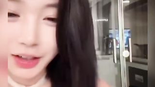 【69堂午夜视频】黑料吃瓜-抖音376W粉丝博主陈佳琪直播被猫咪脱衣漏奶粉嫩乳贴及白嫩乳房真是超养眼