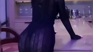 【69堂午夜视频】黑料吃瓜-极品身材混血脸模特媛媛酱以曼妙的身材为自信的资本线上大尺度捞金线下实战