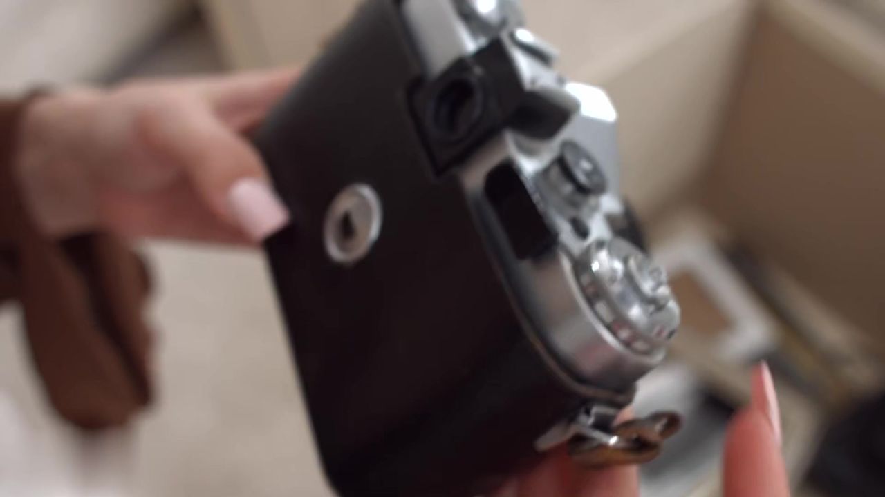 【69堂午夜视频】甜美宝贝喜欢三人行只有两根鸡巴才能满足骚逼的欲望