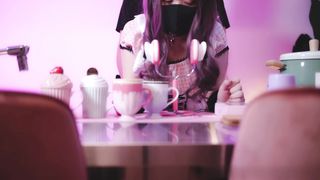 【69堂午夜视频】神似演还珠格格里晴儿的女演员，放学后来到大叔家，被各种舔逼爆操